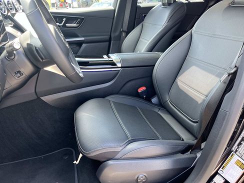 Used 2026 Mercedes-Benz GLC 300 4MATIC image 21