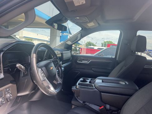 Used 2023 Chevrolet Silverado 1500 LT RWD image 6