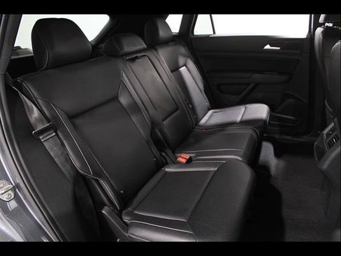 Certified 2020 Volkswagen Atlas Cross Sport SE AWD/4WD image 17