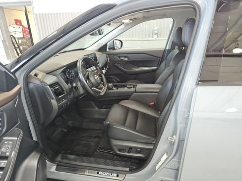 Certified 2023 Nissan Rogue SL w/ SL Premium Package AWD/4WD image 9