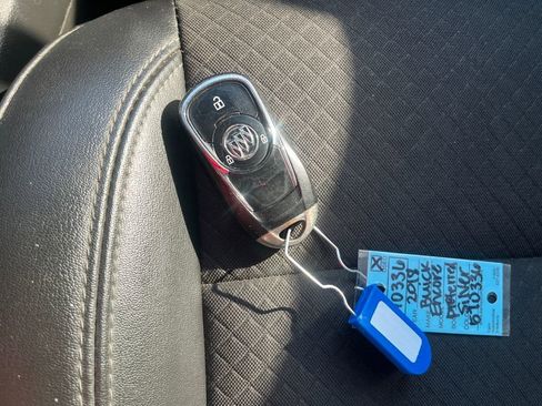 Used 2018 Buick Encore Preferred image 27