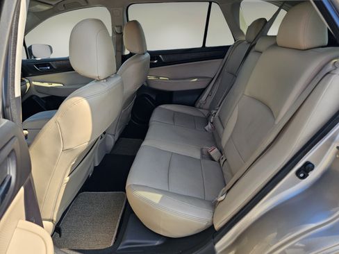 Used 2016 Subaru Outback 2.5i Limited AWD/4WD image 15
