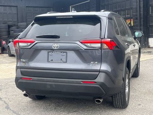 Used 2025 Toyota RAV4 XLE AWD/4WD image 12