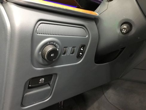 Used 2022 Jeep Grand Wagoneer Series II AWD/4WD image 10