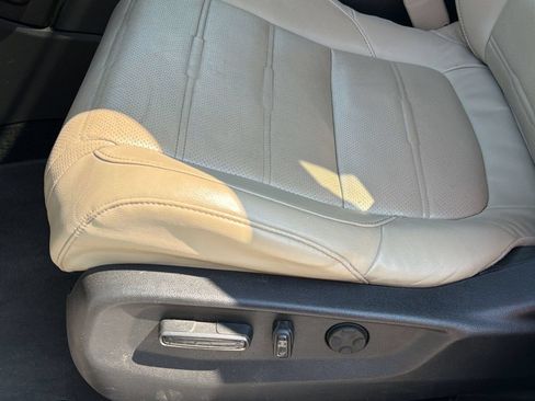 Used 2018 Honda CR-V Touring image 14