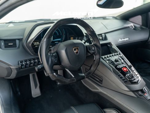 Used 2015 Lamborghini Aventador LP 700-4 image 40