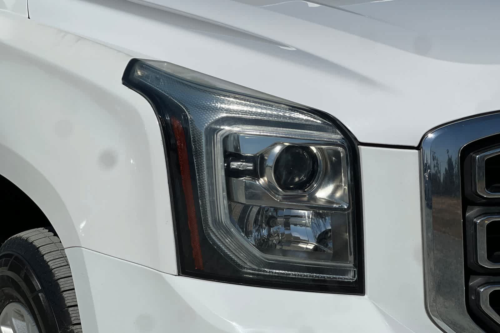 Used 2019 GMC Yukon XL SLT AWD/4WD image 35