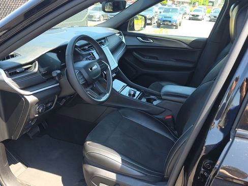 Used 2024 Jeep Grand Cherokee Altitude RWD image 22