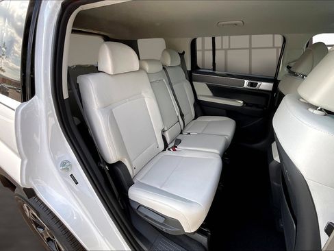 New 2026 Hyundai Santa Fe SE image 10