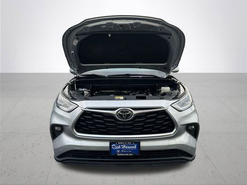 Used 2021 Toyota Highlander Limited image 4