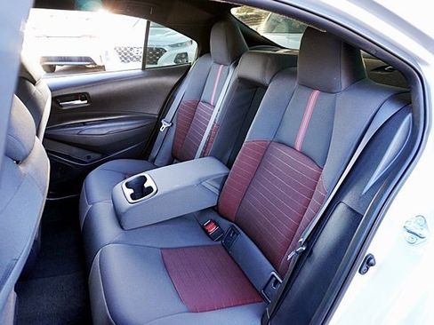 Used 2025 Toyota Corolla SE image 15