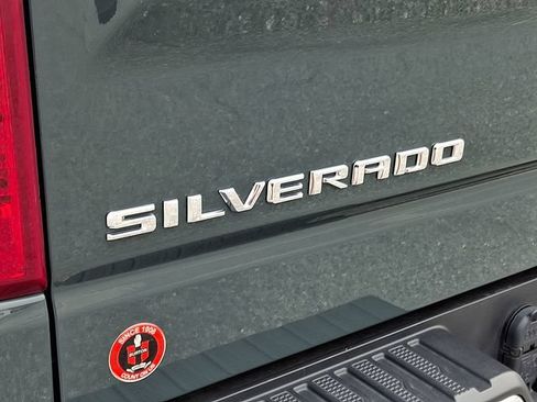 Certified 2025 Chevrolet Silverado 1500 LT AWD/4WD image 30