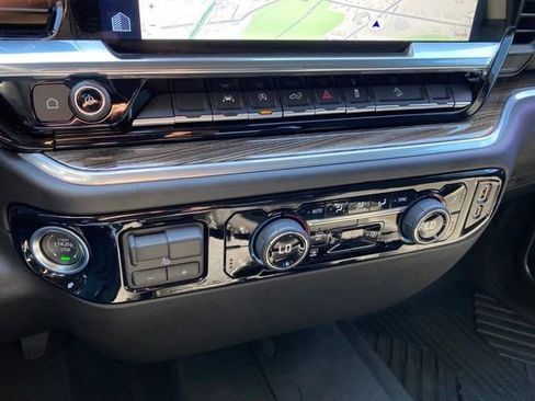 Used 2025 Chevrolet Silverado 1500 RST AWD/4WD image 19