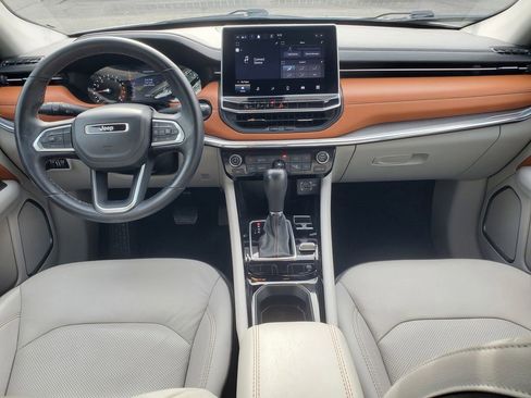 Used 2022 Jeep Compass Limited AWD/4WD image 5