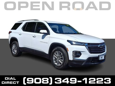 Used 2024 Chevrolet Traverse LT AWD/4WD image 1