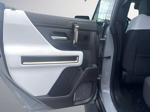 Used 2025 GMC Hummer EV 2X w/ LPO, Sport Package AWD/4WD image 30