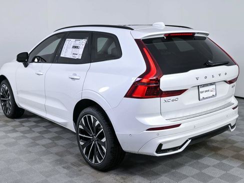 Used 2026 Volvo XC60 B5 Ultra w/ Protection Package Premier AWD/4WD image 3