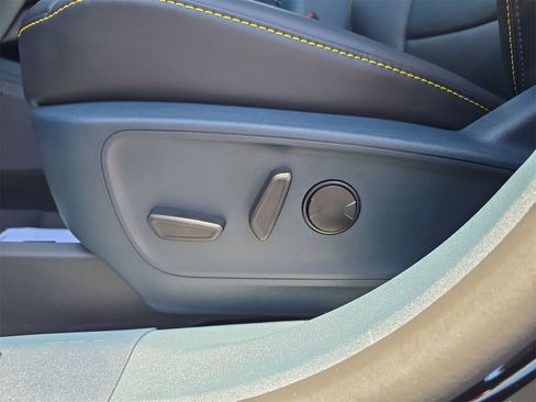 New 2025 Ford Maverick Lobo image 16