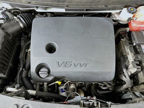 Used 2024 Buick Enclave Essence image 34