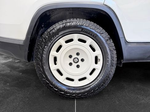 Used 2025 Rivian R1T Adventure AWD/4WD image 36