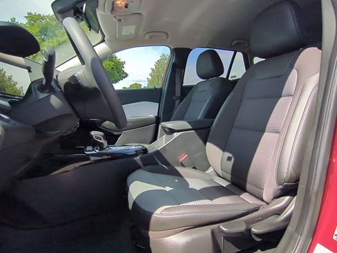 Used 2024 Chevrolet Trax LT image 27