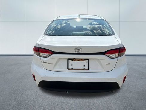Used 2025 Toyota Corolla LE FWD image 3