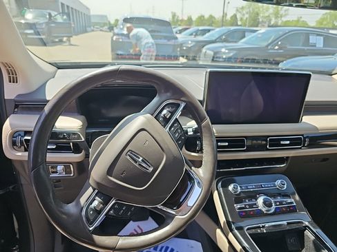 Used 2023 Lincoln Nautilus Reserve AWD/4WD image 10