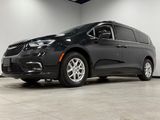 Used 2021 Chrysler Pacifica Touring-L image 4