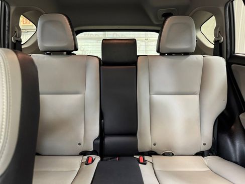 Used 2018 Toyota RAV4 Limited image 13