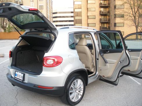 Used 2009 Volkswagen Tiguan SE image 21