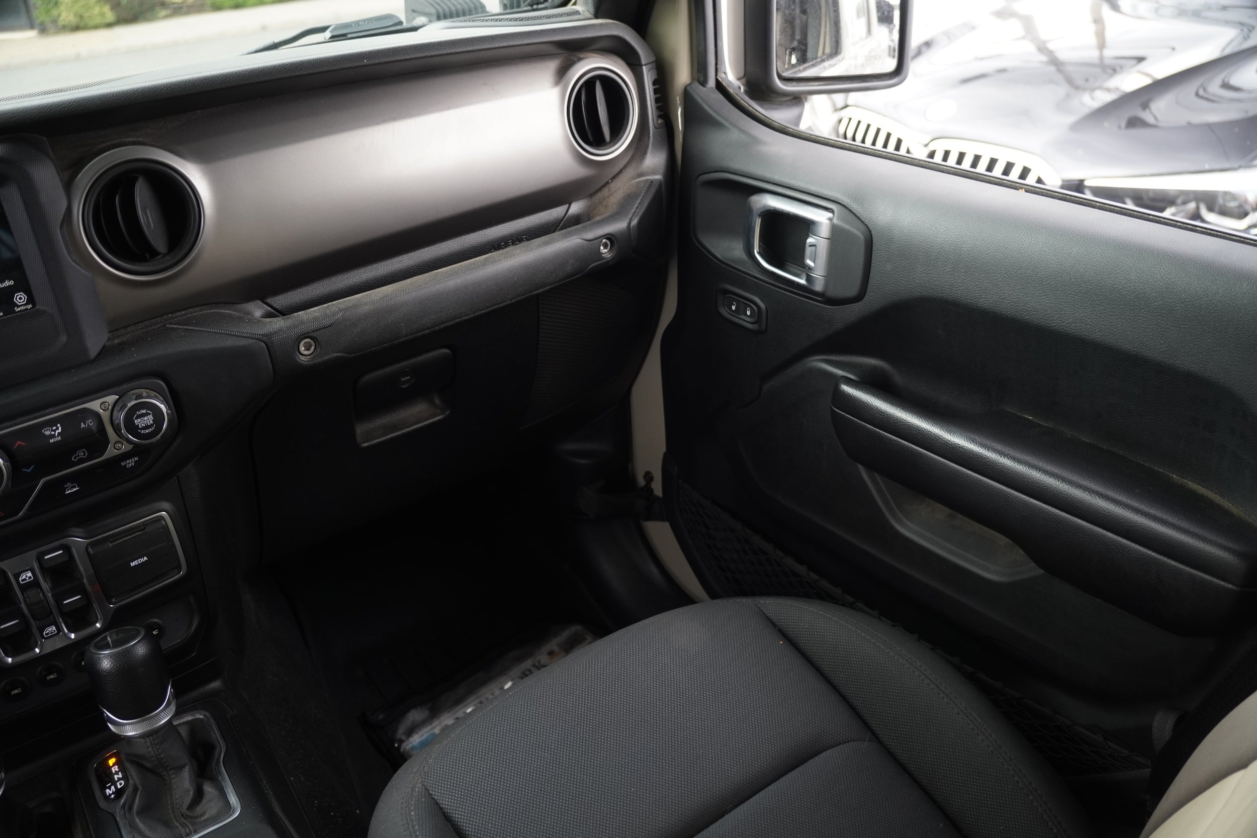 Used 2020 Jeep Gladiator Sport w/ Quick Order Package 24S AWD/4WD image 24
