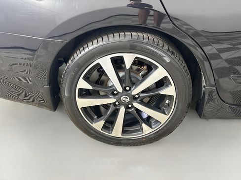 Used 2018 Nissan Altima 2.5 SR FWD image 33