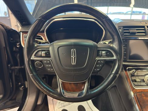Used 2017 Lincoln Continental Reserve w/ Climate Package AWD/4WD image 16