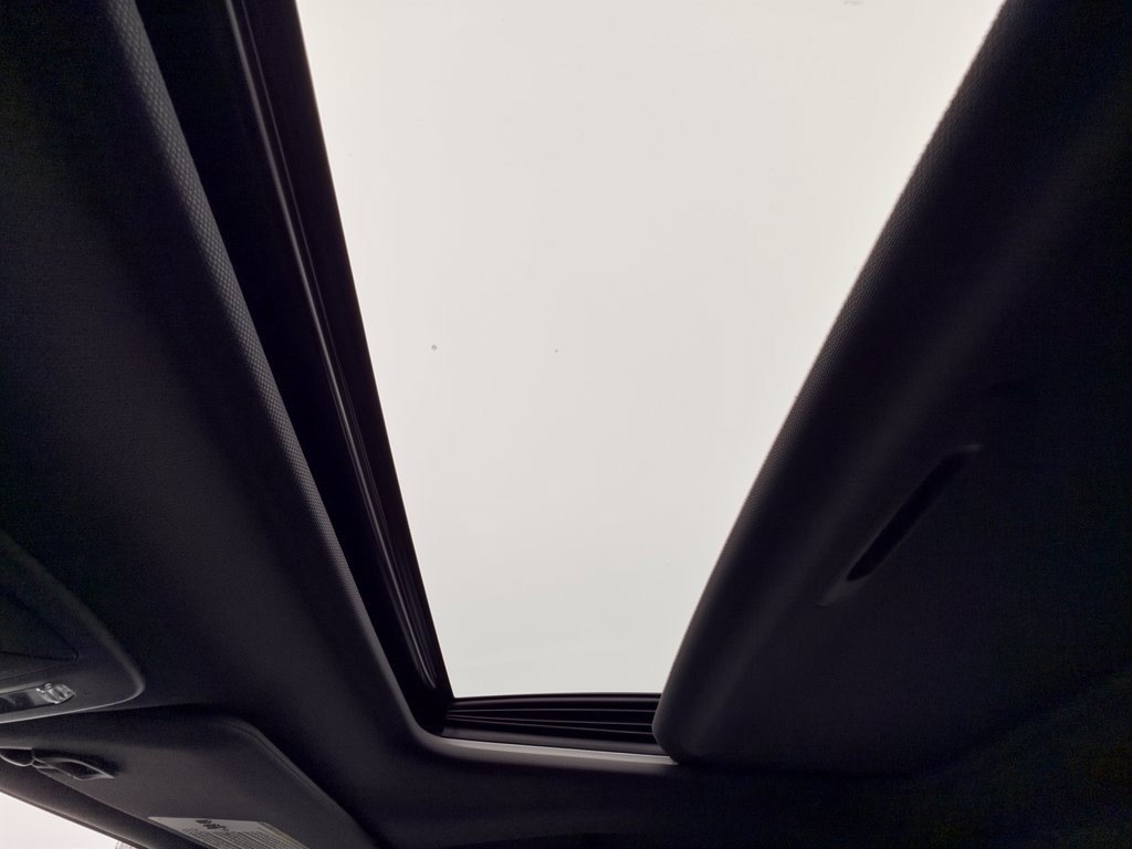Used 2024 Toyota Sienna XSE FWD image 27