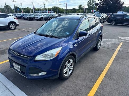 Used 2016 Ford Escape SE w/ Equipment Group 201A FWD image 1