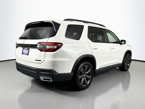 Certified 2023 Honda Pilot Sport image 5