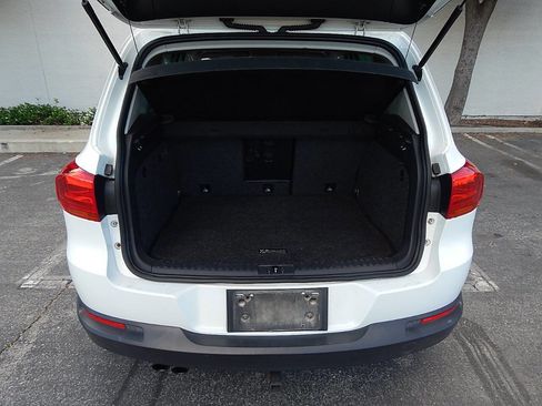 Used 2016 Volkswagen Tiguan SEL image 35