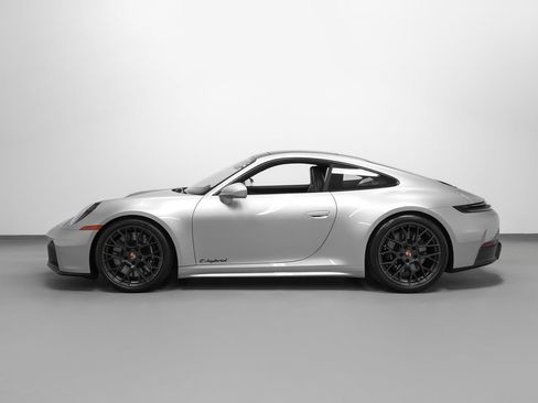 Used 2026 Porsche 911 Carrera GTS RWD image 2