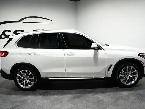 Used 2022 BMW X5 xDrive40i w/ Premium Package image 5