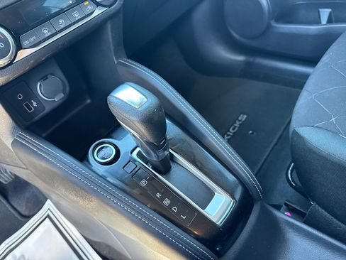 Used 2020 Nissan Kicks SV image 24