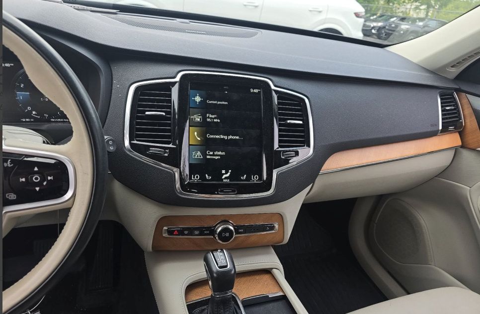 Used 2021 Volvo XC90 T6 Momentum w/ Advanced Package AWD/4WD image 15