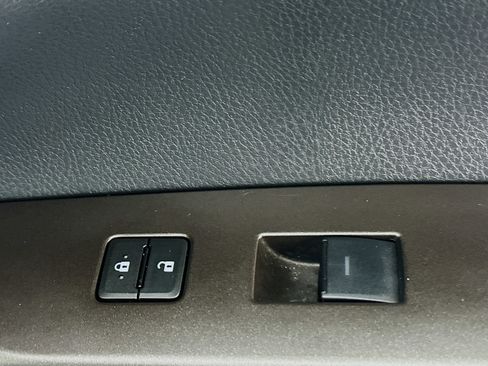 Used 2023 Toyota Camry LE image 28