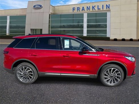 New 2026 Lincoln Corsair Reserve image 8