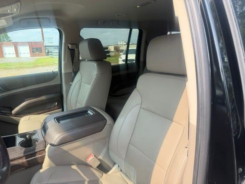 Used 2018 Chevrolet Suburban LT AWD/4WD image 15