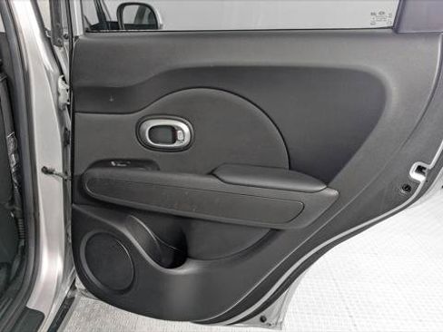 Used 2018 Kia Soul + FWD image 19