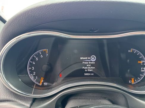 Used 2022 Jeep Grand Cherokee Limited image 9