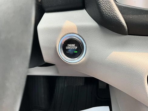 Used 2022 GMC Terrain SLT w/ Infotainment Package II FWD image 19