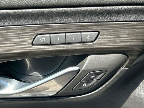 Used 2023 GMC Terrain SLT w/ Infotainment Package II FWD image 16