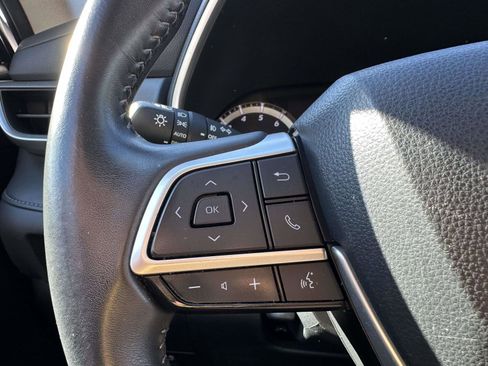 Used 2023 Toyota Highlander XLE image 30