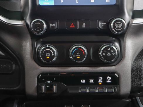 Used 2024 RAM 2500 Big Horn w/ Off Road Package AWD/4WD image 20